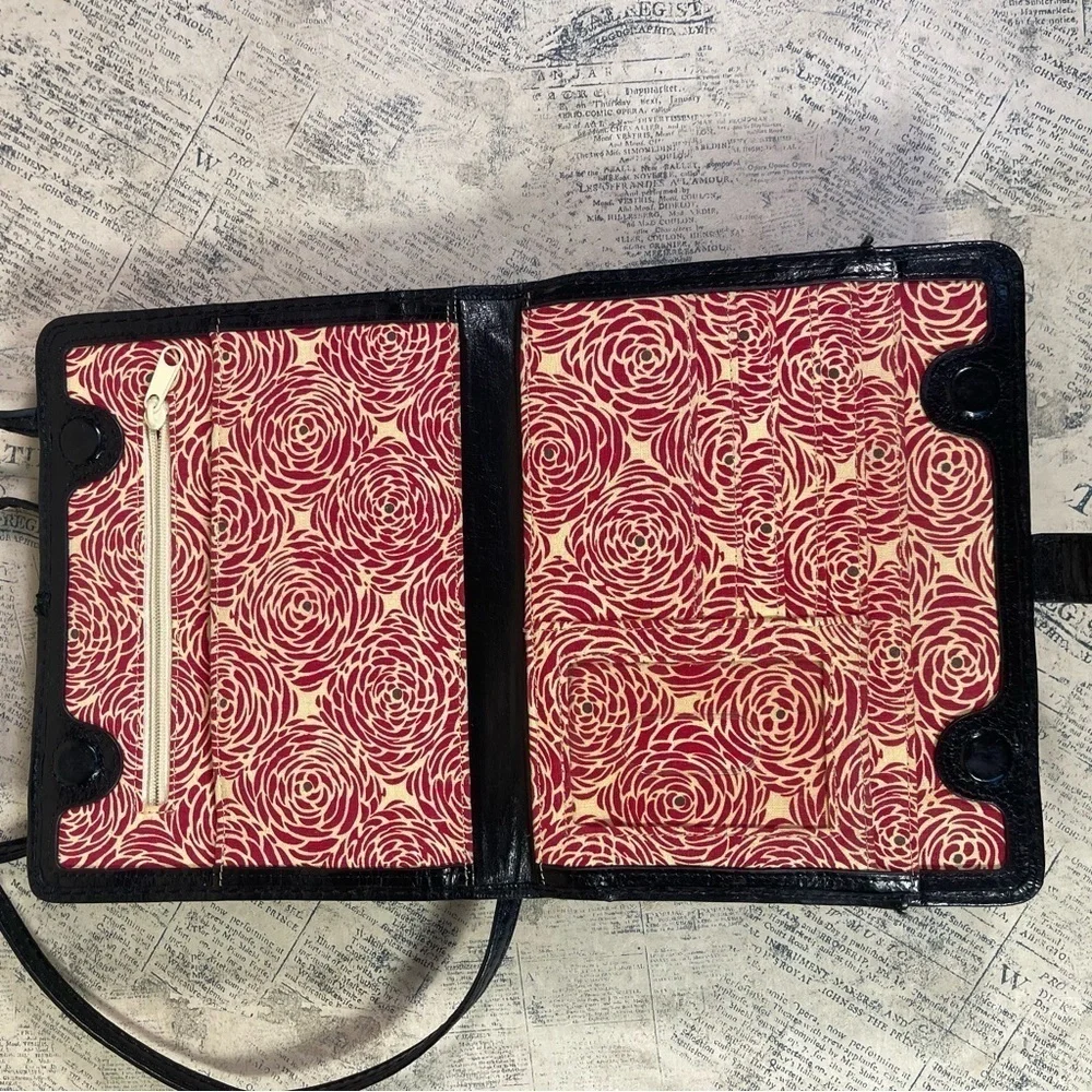 HOBO Black Leather Crossbody bag and organizer